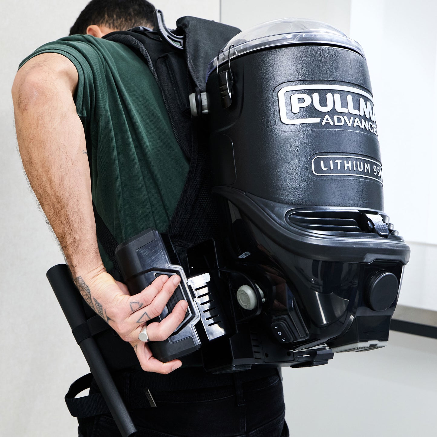 Pullman Advance® Lithium PL950 32mm Backpack Vacuum Cleaner