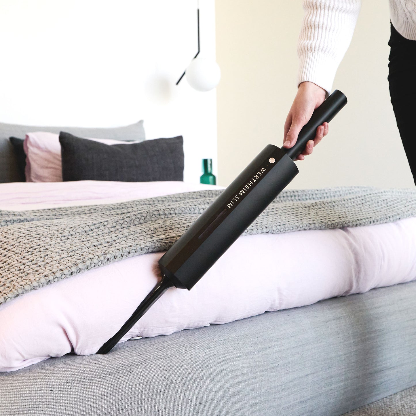 Wertheim Slim Stick Vacuum With Empty Station