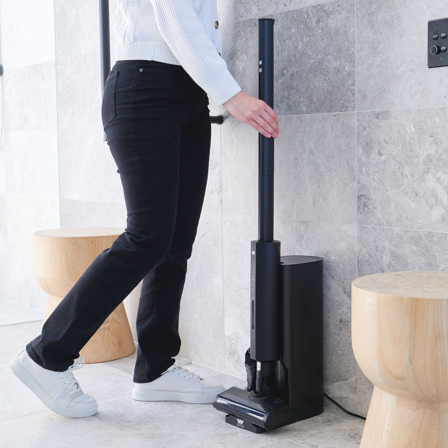 Wertheim Slim Stick Vacuum With Empty Station