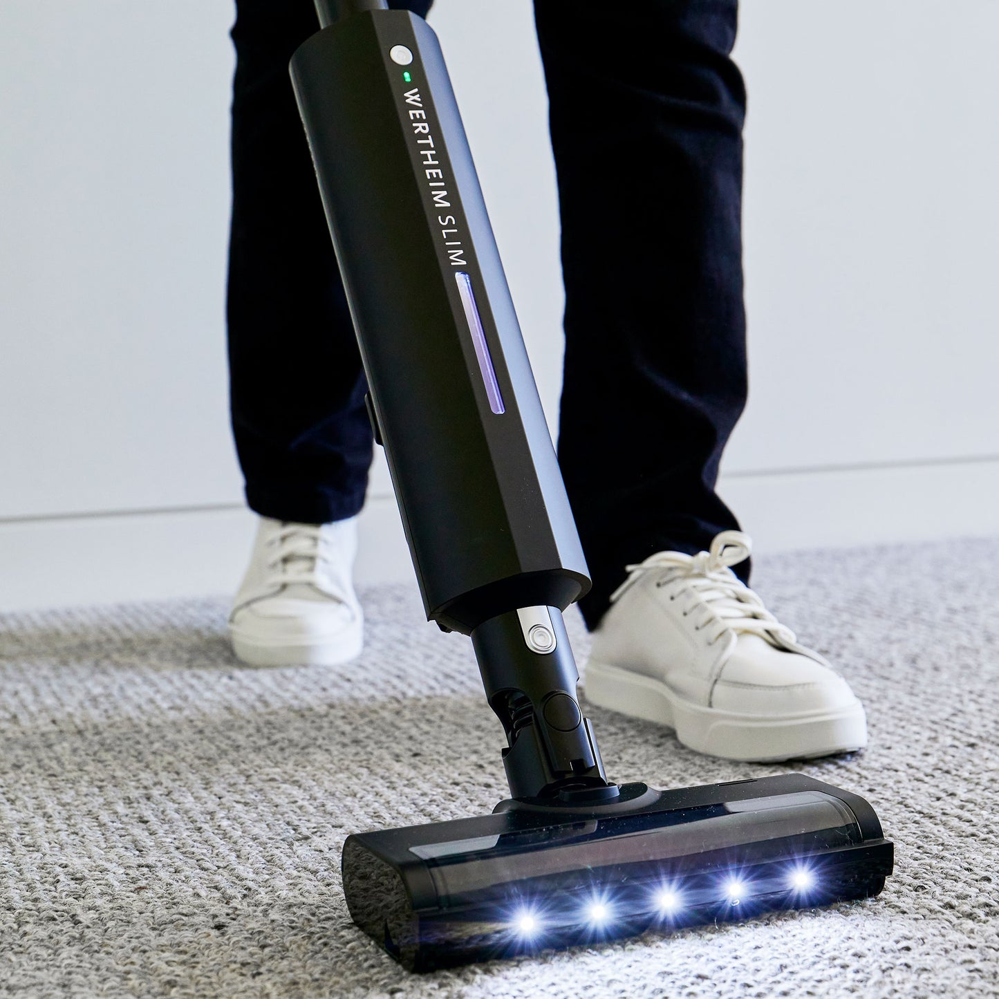 Wertheim Slim Stick Vacuum With Empty Station